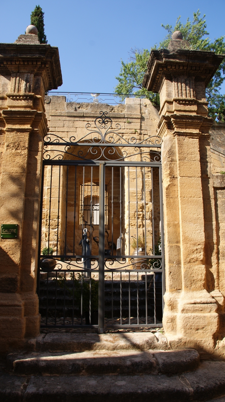 Portail d’accès a L'escalier Monumental des jardins du Château   - Jouques