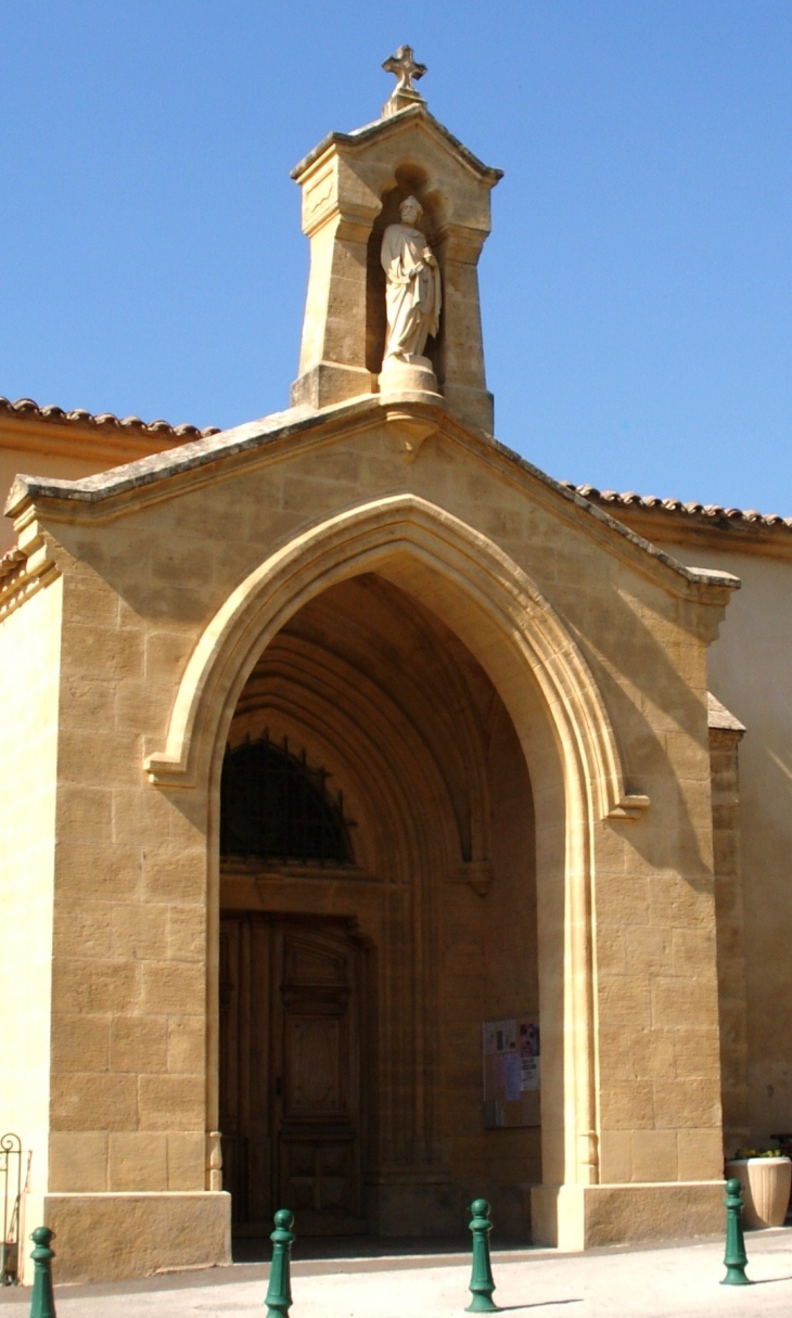 !église Saint-Pierre 11 Em Siècle - Jouques