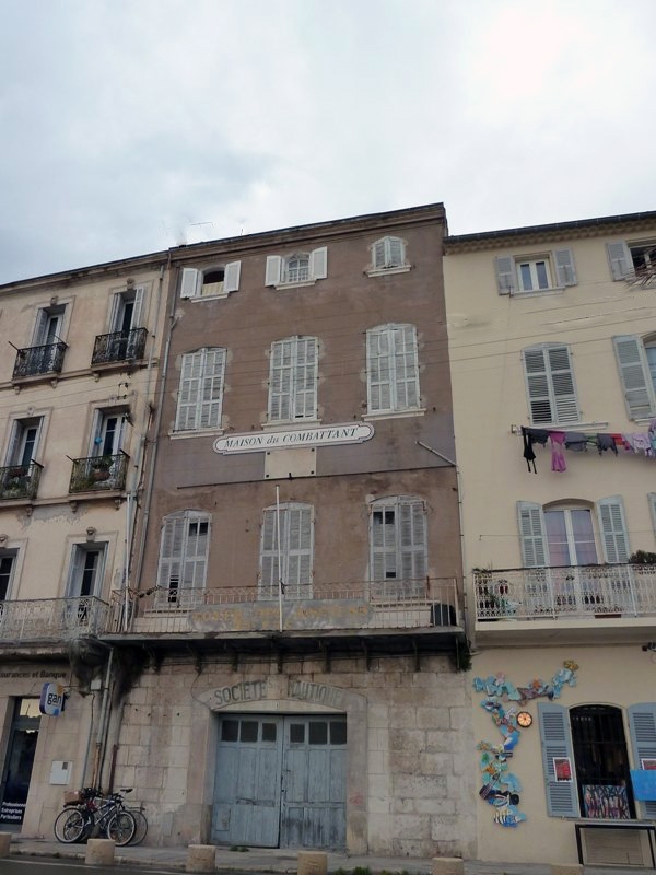 Façades dans le port - La Ciotat