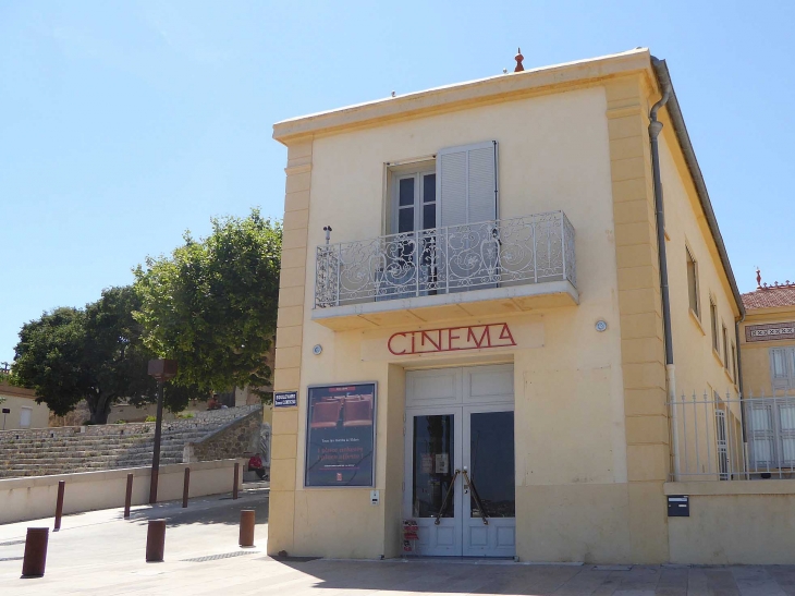 La plus ancienne salle de cinéma au monde (1889) encore en activité - La Ciotat