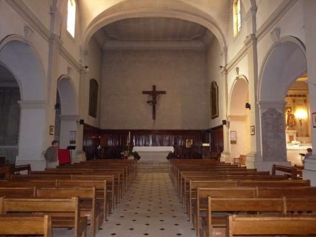 Intérieur église - La Fare-les-Oliviers