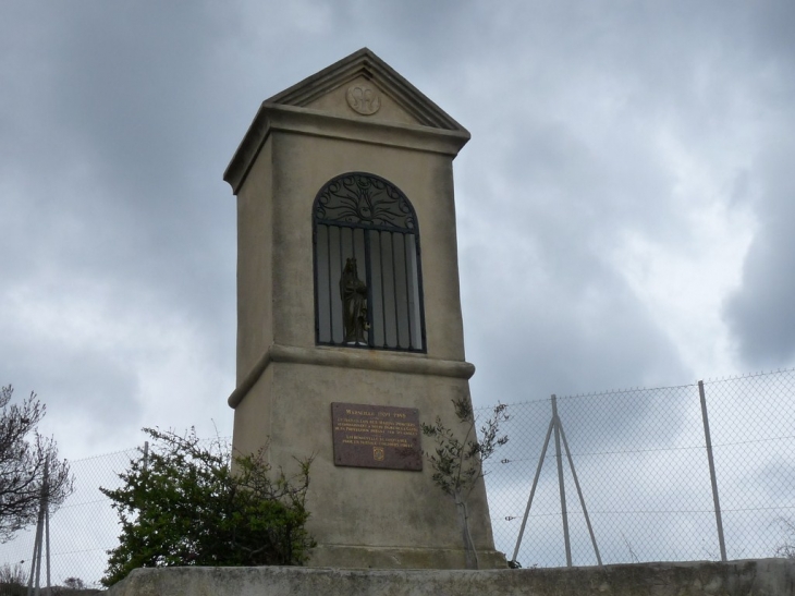 En montant  à la basilique - Marseille