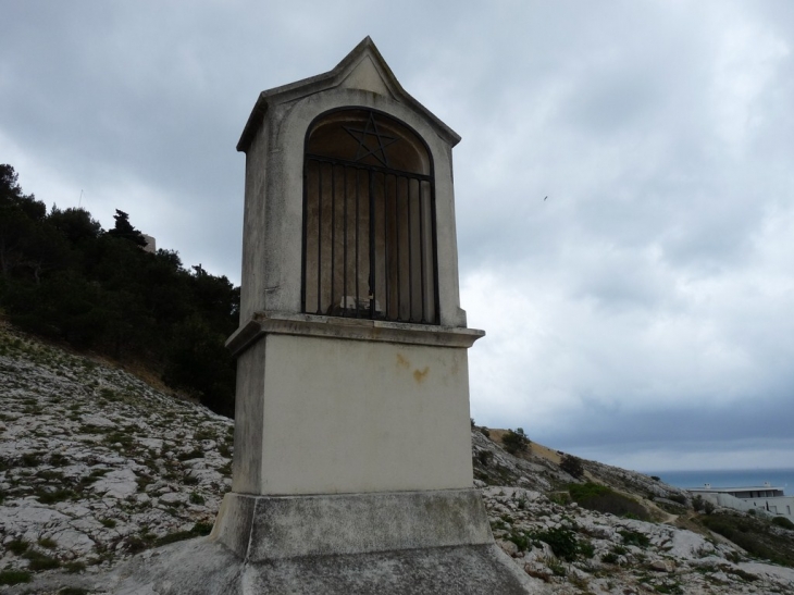 En montant  à la basilique - Marseille