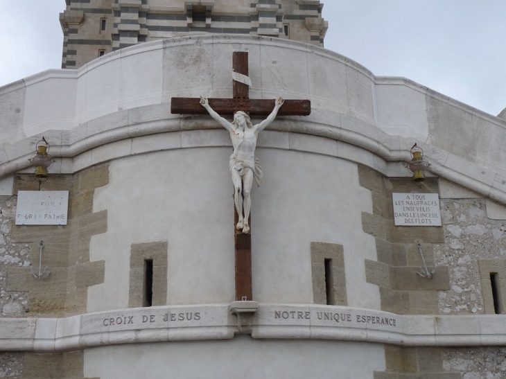 Sur l'esplanade de la basilique - Marseille