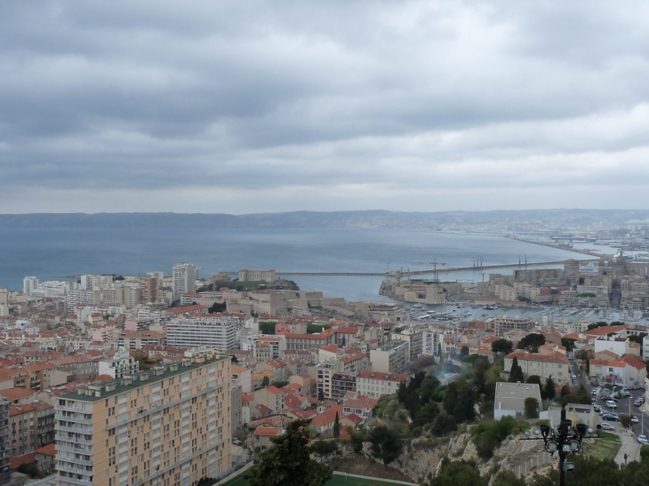 La rade et les ports ,vus de ND de la Garde - Marseille