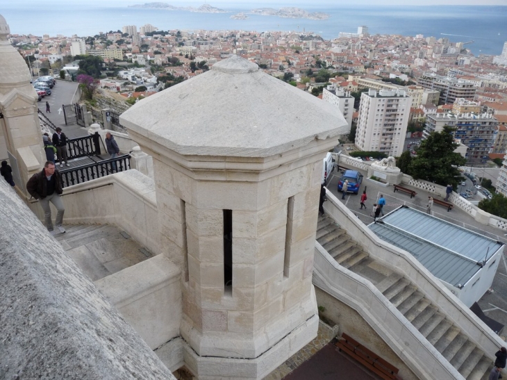 Sur l'esplanade de la basilique - Marseille