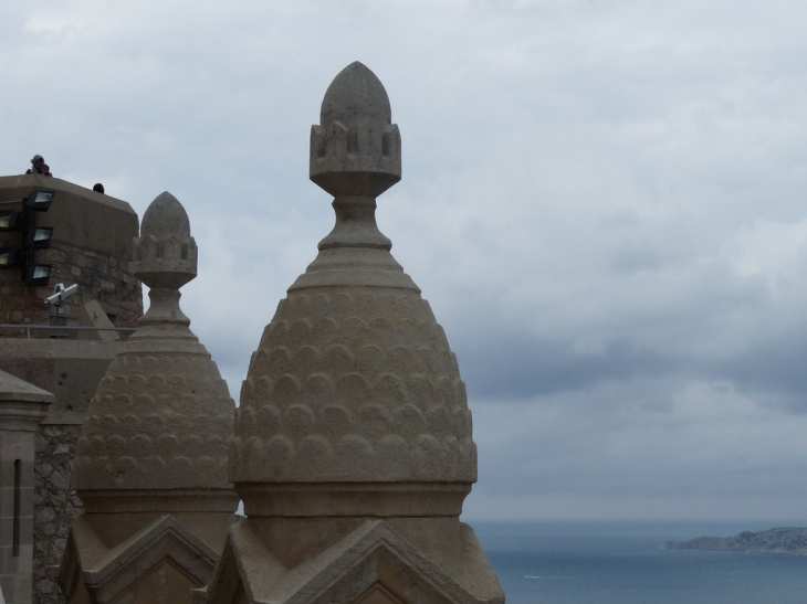 Sur l'esplanade de la basilique - Marseille