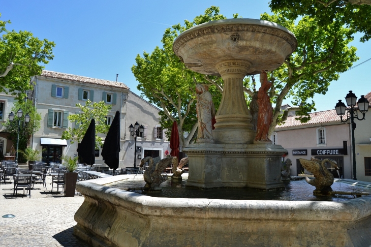 Fontaine - Maussane-les-Alpilles