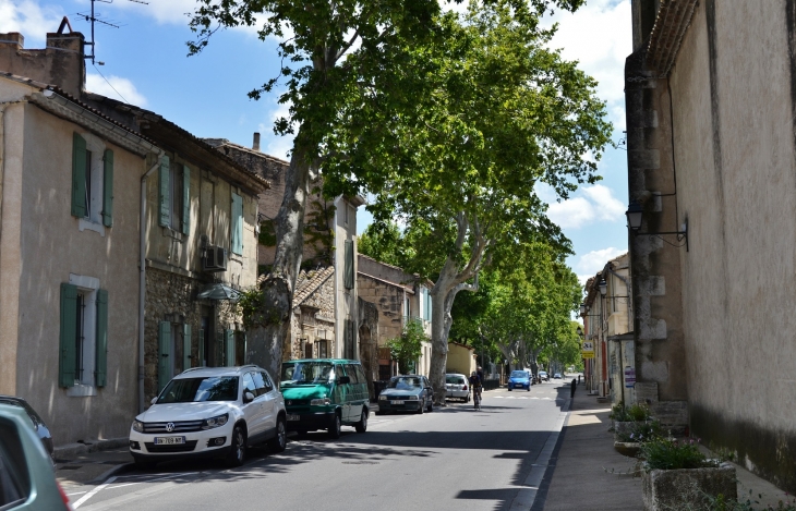  - Mouriès