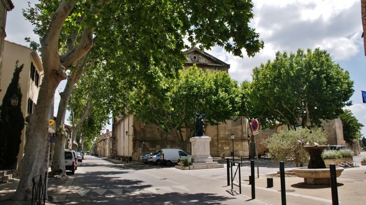  - Mouriès