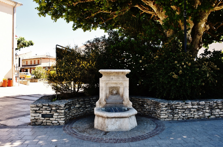 Fontaine - Noves