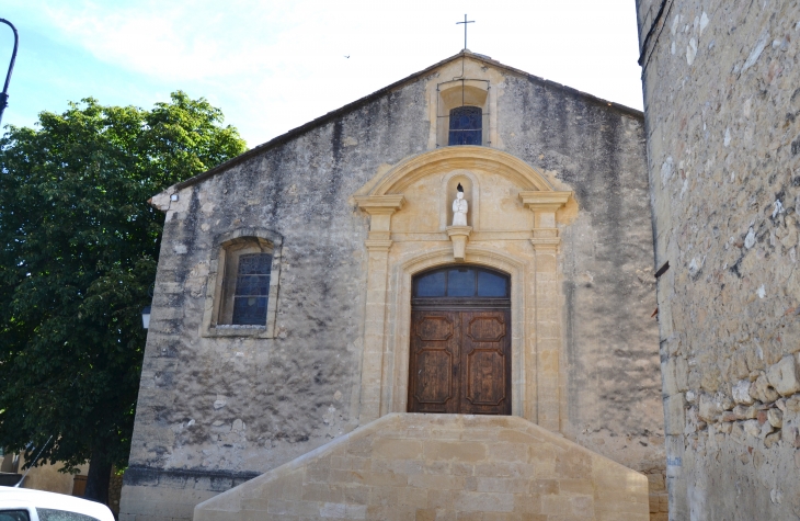 < Eglise Saint-Pierre 12 Em Siècle - Peyrolles-en-Provence