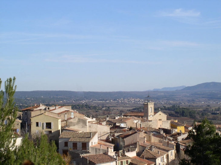 Puyloubier domine la vallée de l'Arc