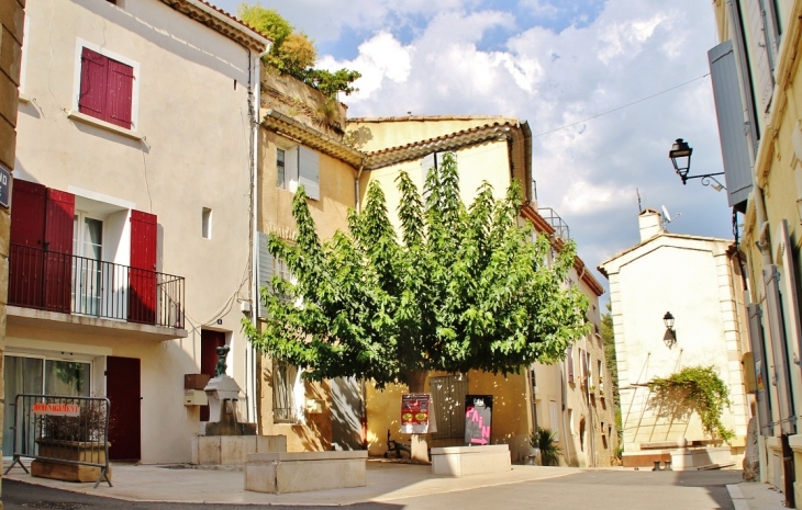 La Commune - Puyloubier