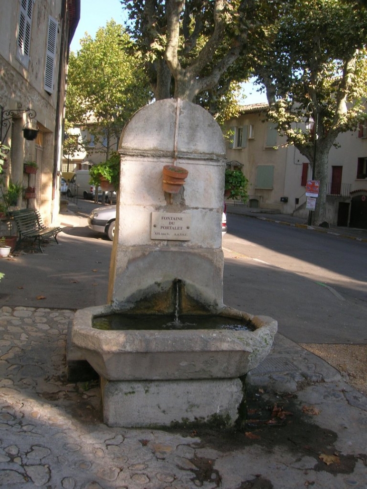 FONTAINE DE ST CANNAT - Saint-Cannat