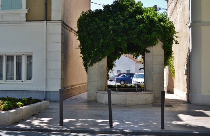 Fontaine - Saint-Martin-de-Crau