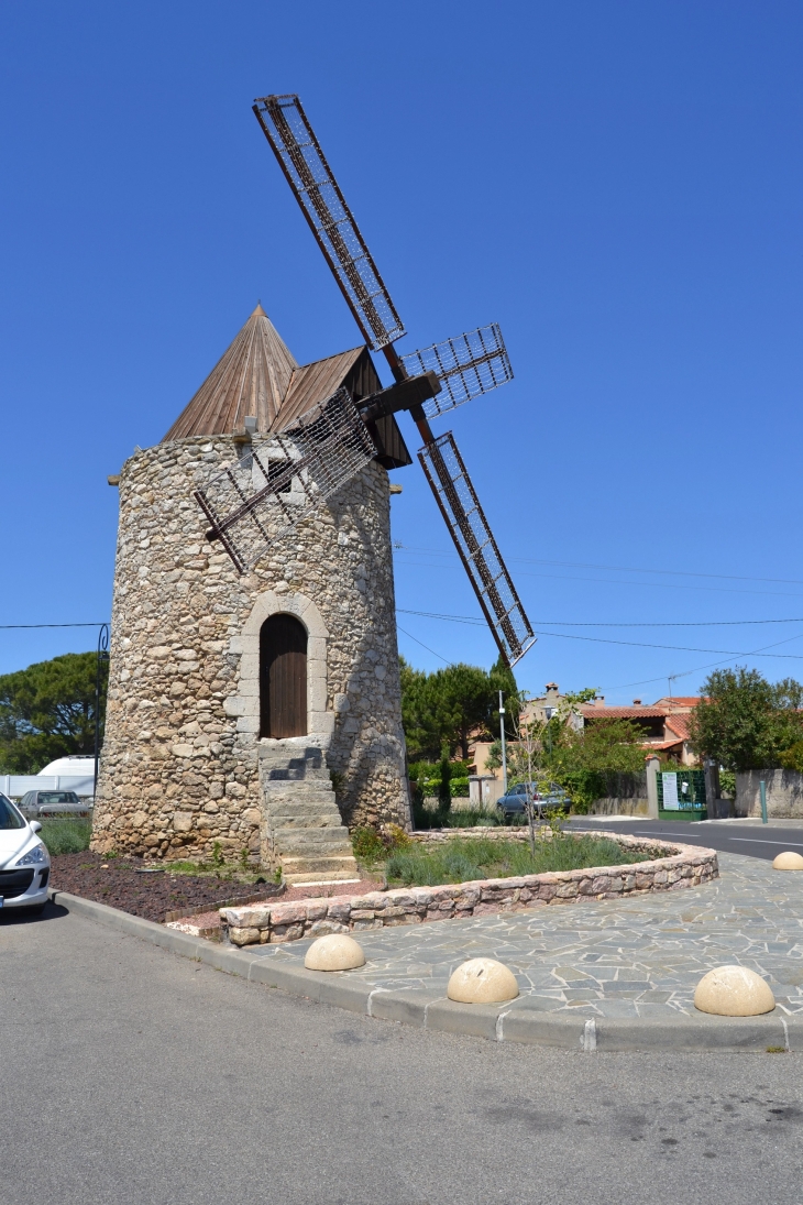 Le Moulin - Saint-Mitre-les-Remparts