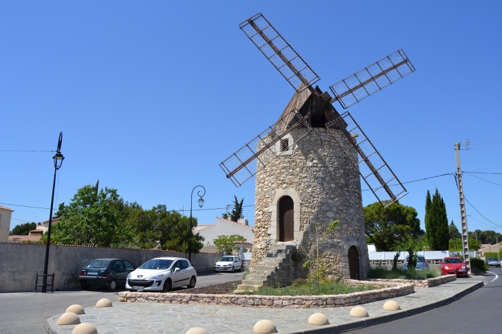 Le Moulin - Saint-Mitre-les-Remparts