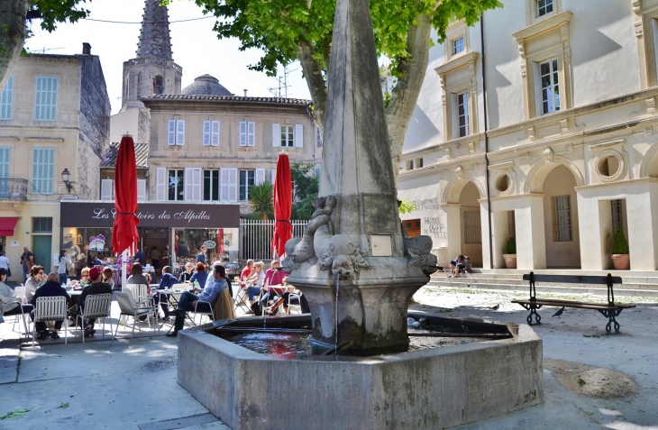  - Saint-Rémy-de-Provence