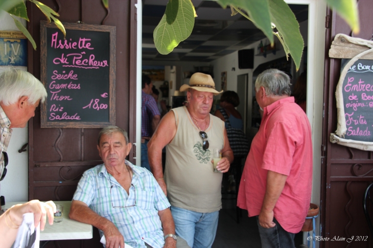 Le  rendez vous des  camarguais  ... - Saintes-Maries-de-la-Mer