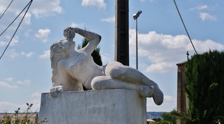 Sculpture - Sénas