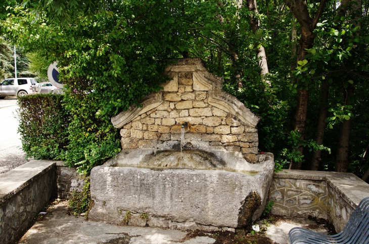 Fontaine - Aspres-sur-Buëch