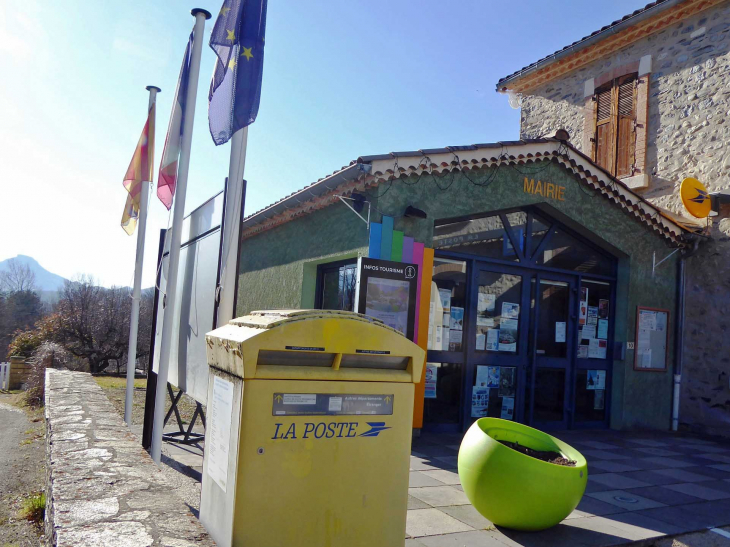 La mairie - Eyguians