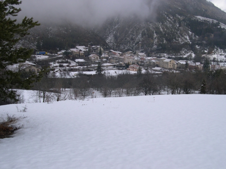 Village sous la neige - La Beaume