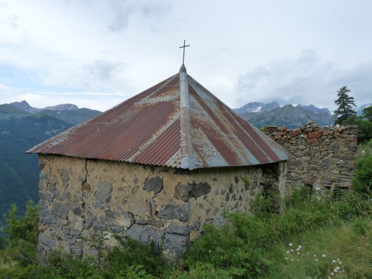 Chapelle de montagne , en restauration - La Salle les Alpes