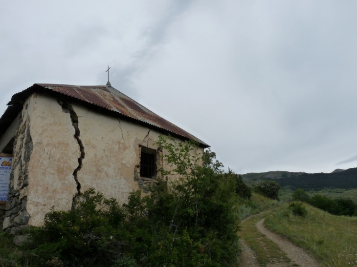 Chapelle de montagne , en restauration - La Salle les Alpes