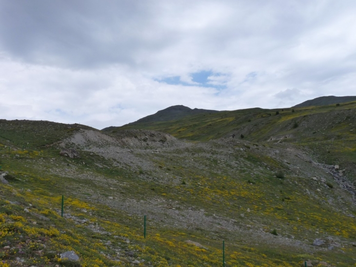 En montant vers la bergerie de Saint Joseph - La Salle les Alpes