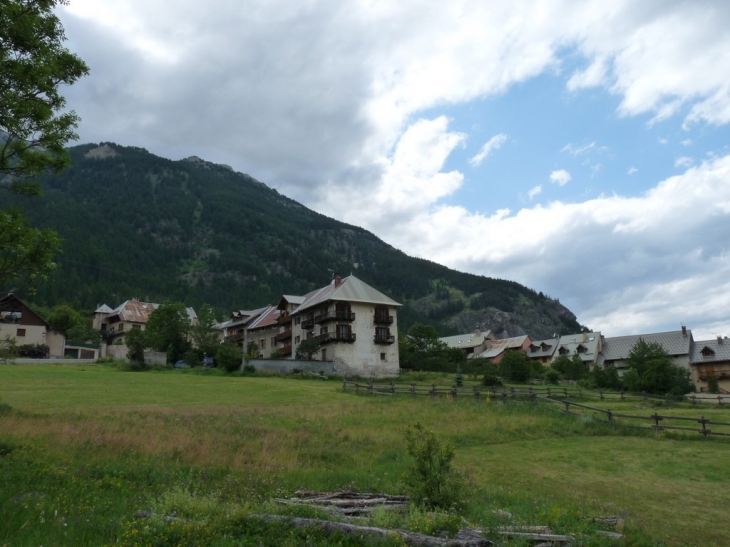 Le village du BEZ - La Salle les Alpes