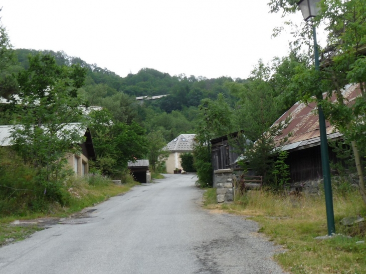 Le chemin de Rivo - La Salle les Alpes