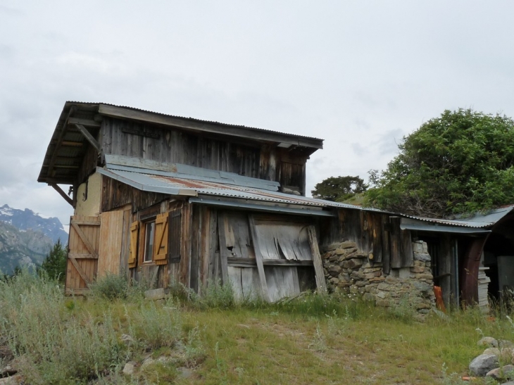 La maison de la cime , 1980m - La Salle les Alpes