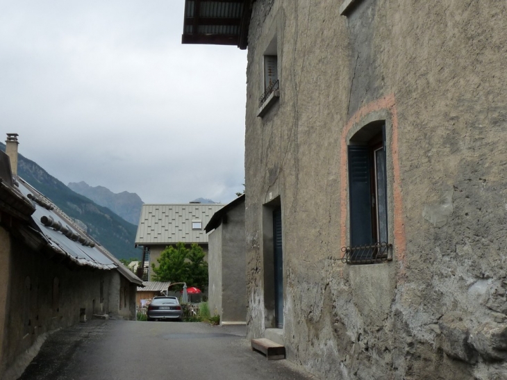 Dans le quartier du Renard - La Salle les Alpes