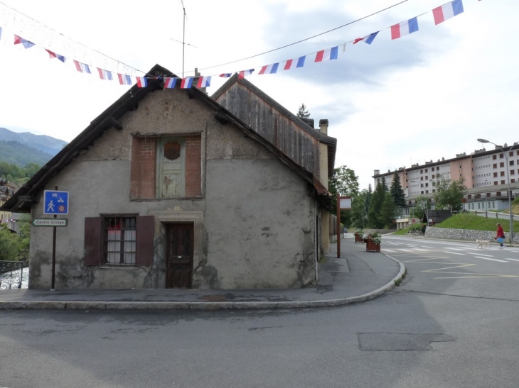 Route de Grenoble - La Salle les Alpes