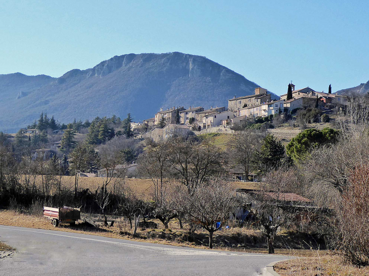 Vue sur le village perché - Lagrand