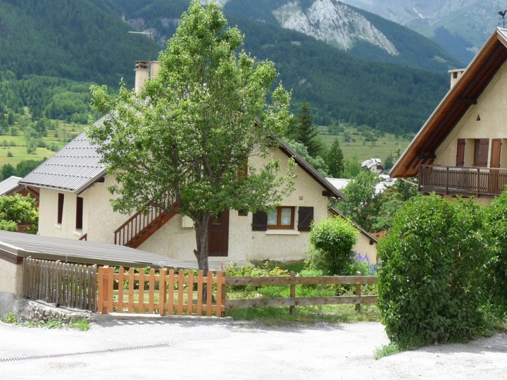 Au Fressynet , dans le village - Le Monêtier-les-Bains