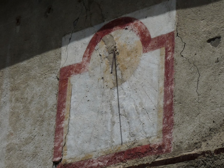 Sur la facade de l'église - Le Monêtier-les-Bains