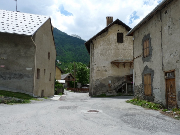 Dans le hameau des Guibertes - Le Monêtier-les-Bains