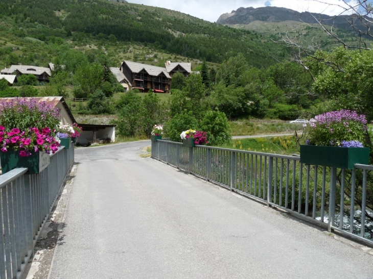 Dans le hameau des Guibertes - Le Monêtier-les-Bains