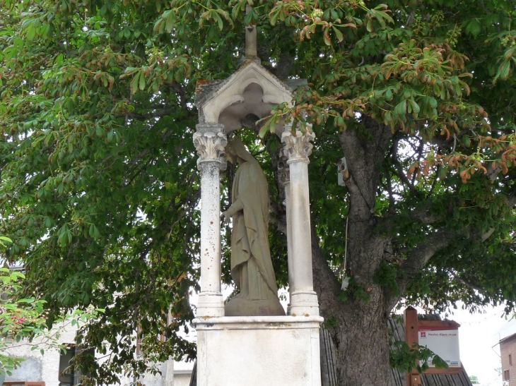 Place de l'église  à le monetier les bains - Le Monêtier-les-Bains