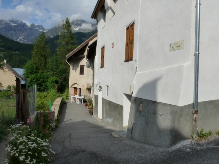 Rue du Tuff à le monetier les bains - Le Monêtier-les-Bains