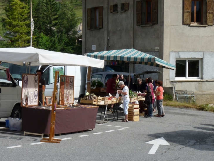 Le marché du vendredi matin à le Monetier - Le Monêtier-les-Bains