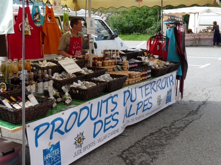 Le marché du vendredi matin à le Monetier - Le Monêtier-les-Bains