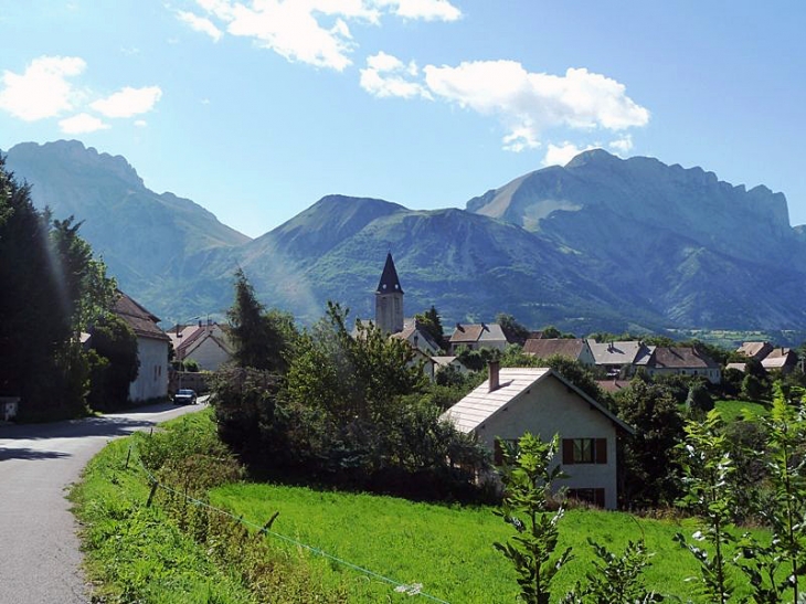 Vue sur le village - Poligny