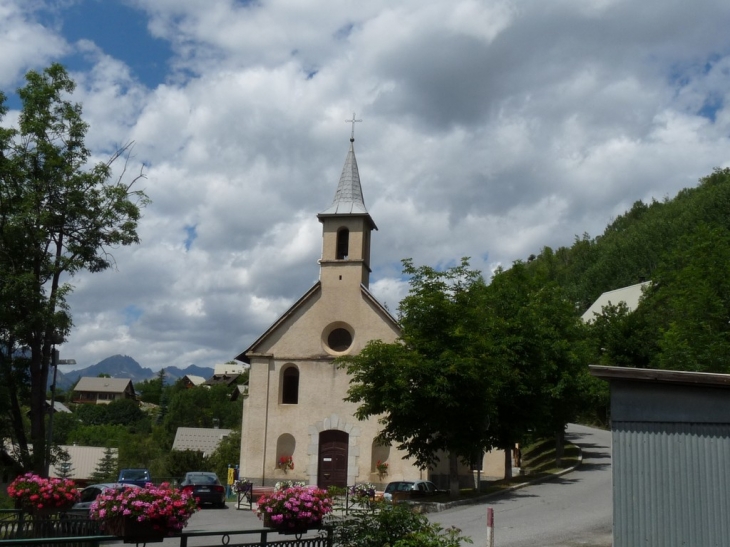 Au Villard Laté , la chapelle Sainte Marie Madeleine - Saint-Chaffrey