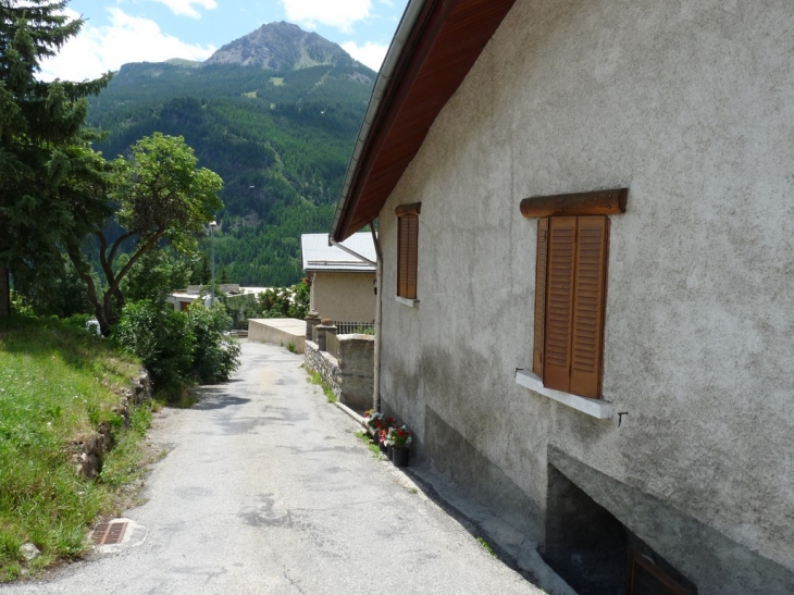  Au Villard Laté,  le chemin des vieilles Carines - Saint-Chaffrey