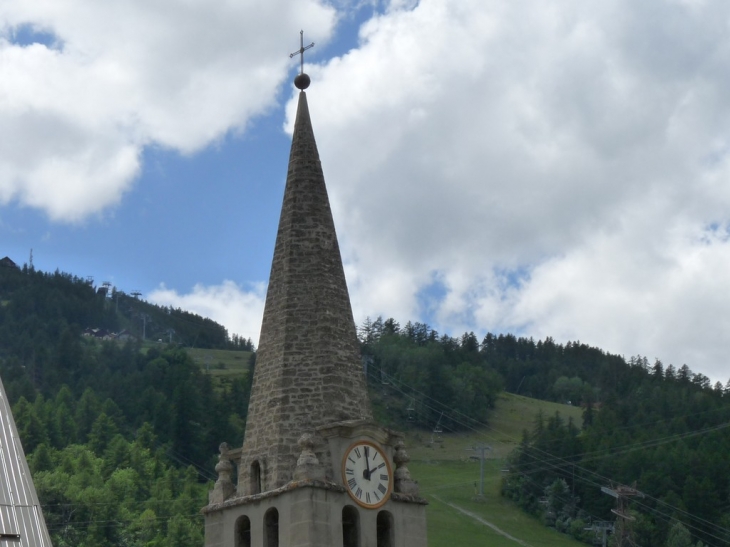 A Chantemerle, L'église Saint Jacques Le Majeur - Saint-Chaffrey