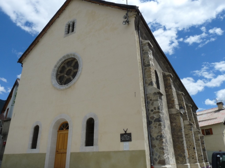 A Chantemerle, L'église Saint Jacques Le Majeur - Saint-Chaffrey